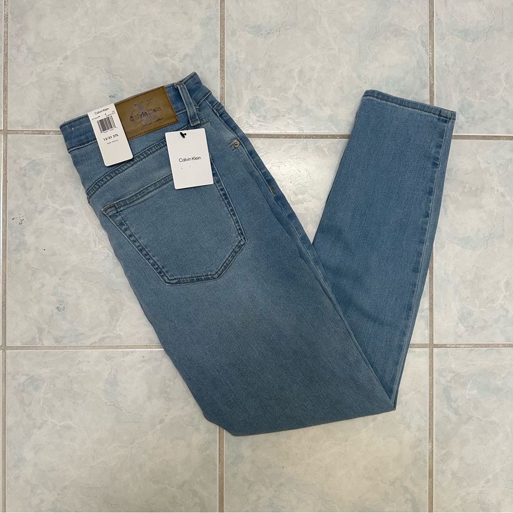Calvin Klein Jeans Women's High-Rise Skinny Jean Size 12 / 31